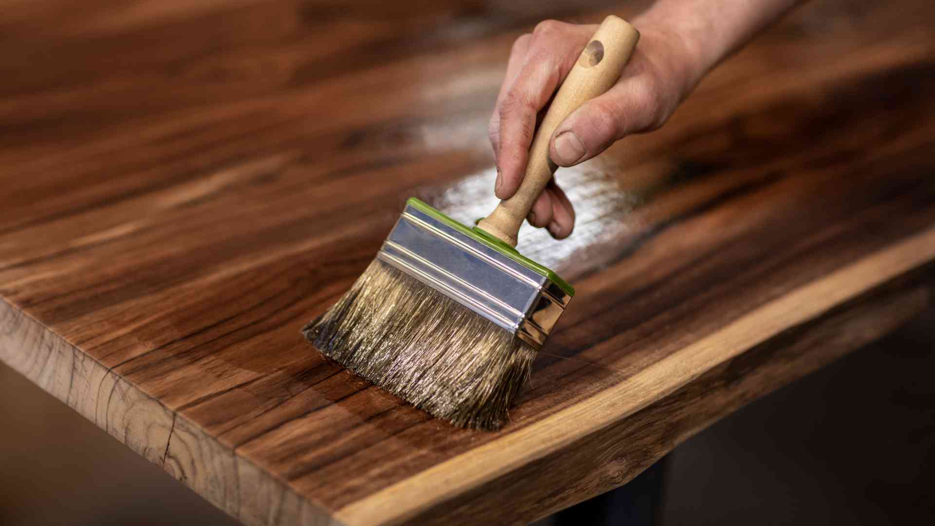 Consejos para cuidar el suelo de madera resistente exterior y
